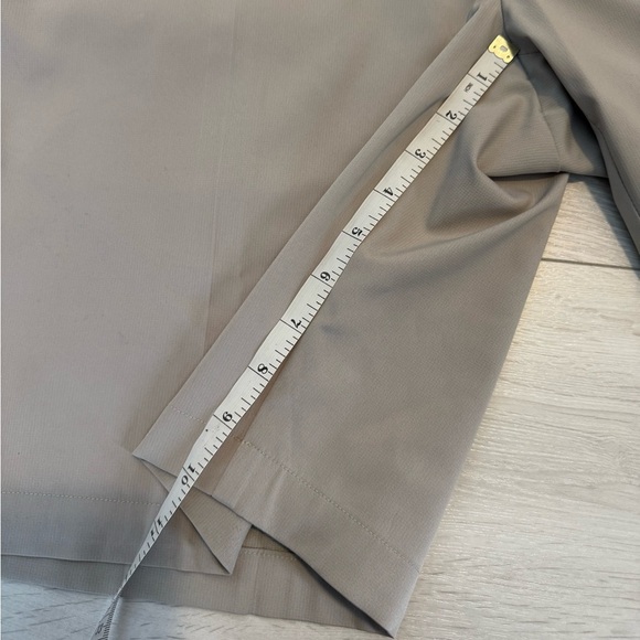 Greg Norman Men’s Golf Shorts - Picture 7 of 10